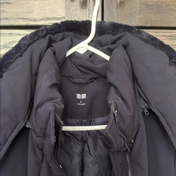 Uniqlo Navy Long Puffer Coat with Plush Detachable Hood - Picture 4 of 12
